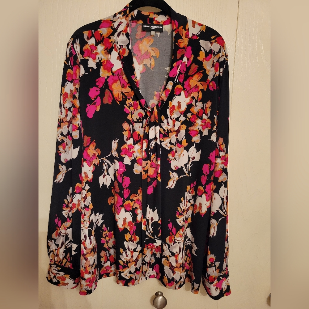 Karl Lagerfeld Floral Blouse size 1X